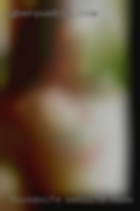 housewife website nude