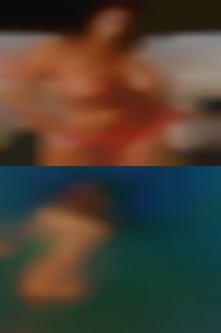 naked girls going poo
