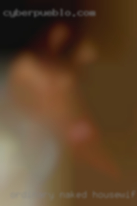 ordinary naked housewife